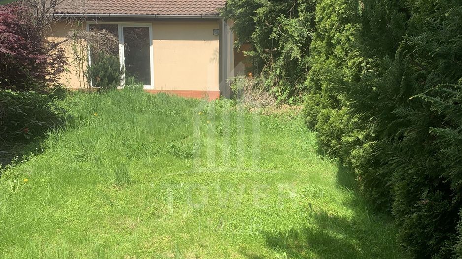 Casă în centrul Cisnădioarei cu 243mp de locuit și teren de 936mp - Poză 1