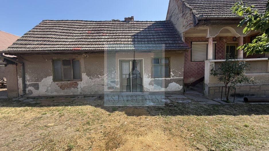 Casa 3 camere, beci ,teren 610 mp + grădină 620 mp-Loc. Cuciulata - Poză 2