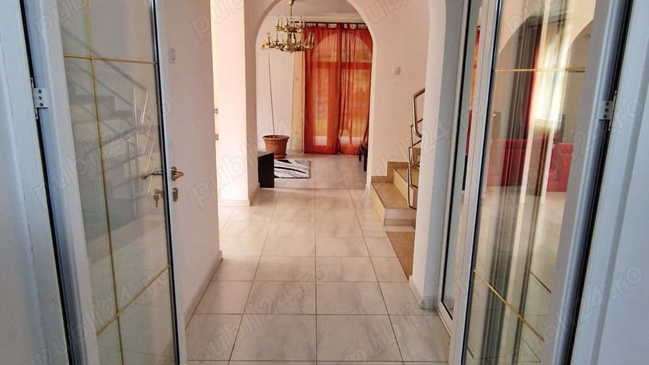 Persoana fizica vand vila zona Bucium - Poză 3