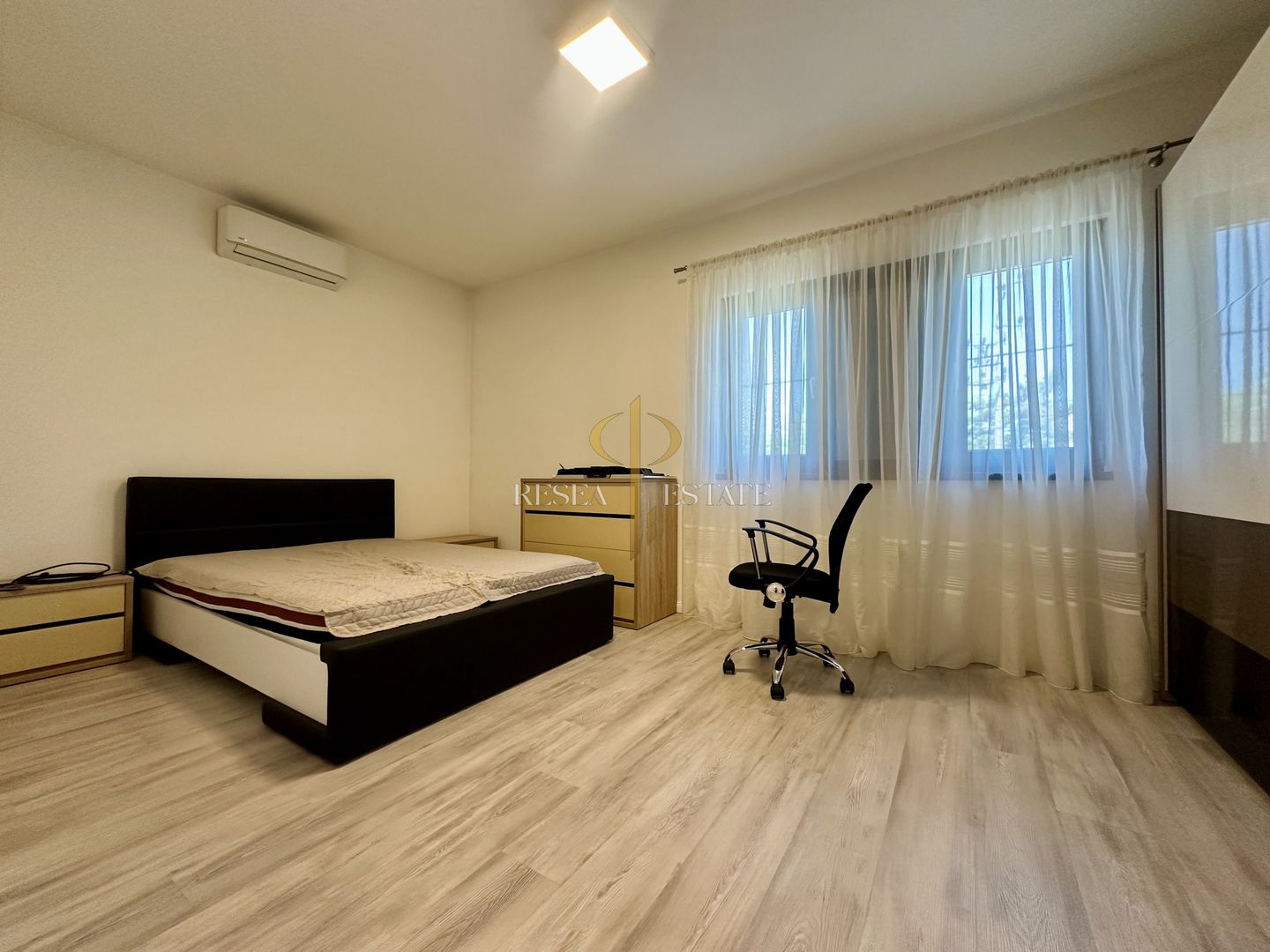 Casă modernă P+1E de închiriat – Lipovei, mobilată și utilată - Poză 6