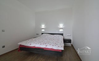 Casa cuplata cu 6 camere si curte in cartierul Intre lacuri. - Poză 15