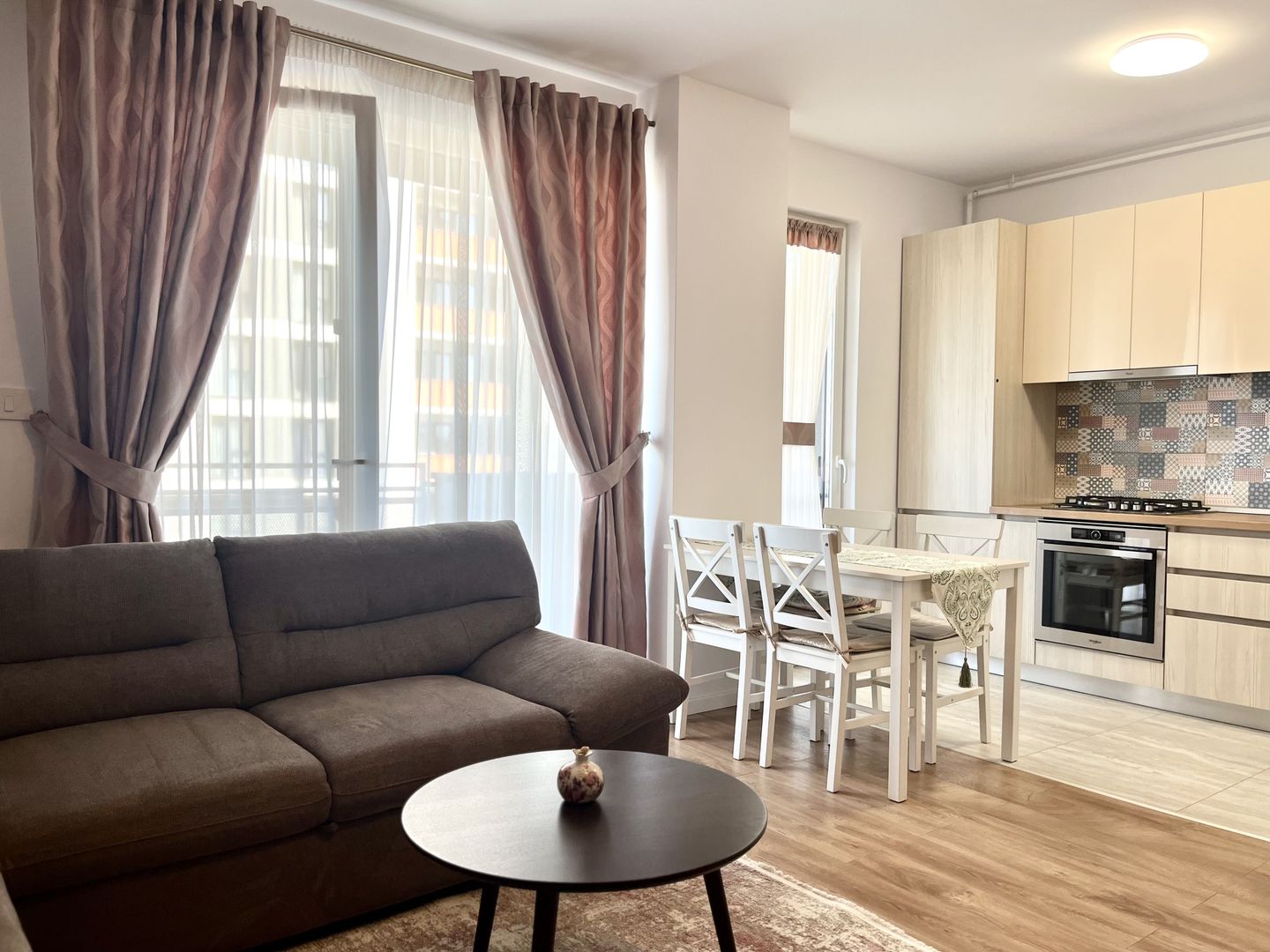 Apartament 2 camere, elegant amenajat, loc subteran, in zona Aradului - Poză 5