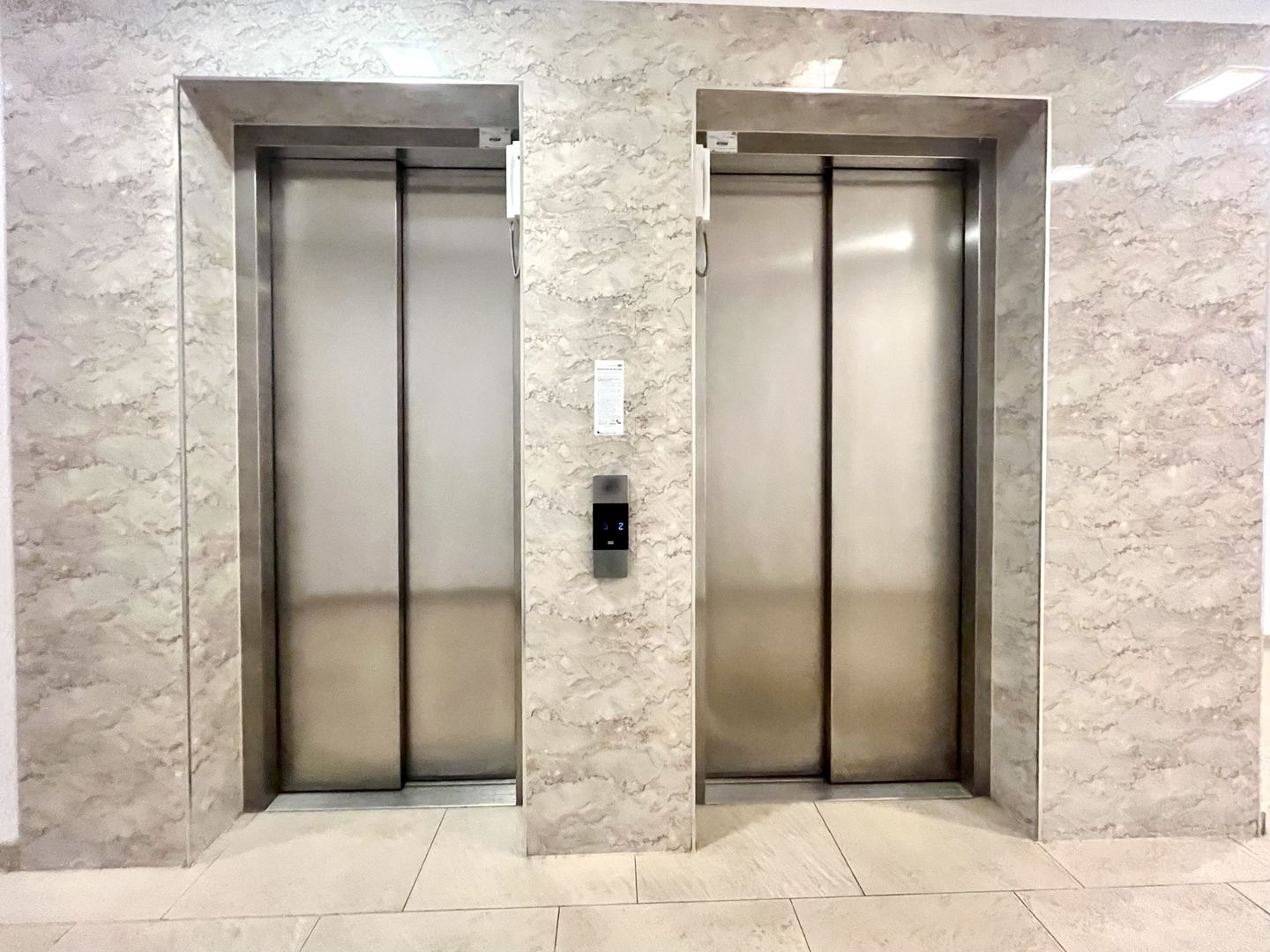 Tur virtual -2 camere, modern si primitor, complex Iris - Torontalului - Poză 18