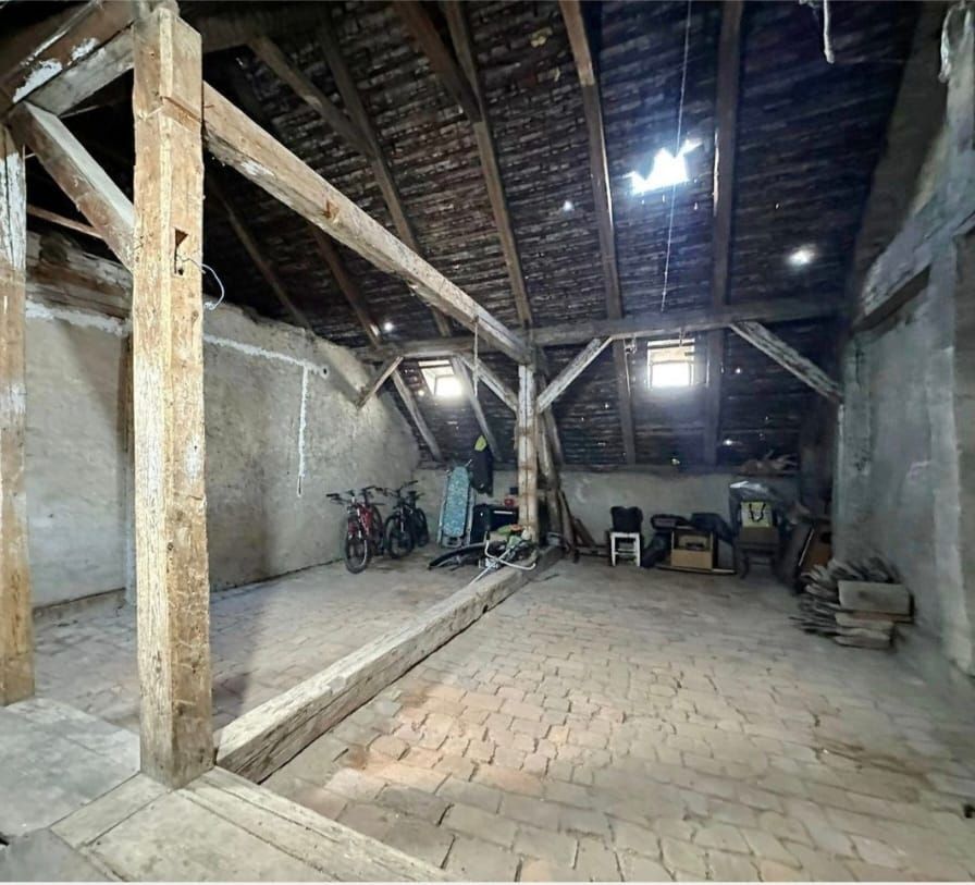 Apartament spațios în Centrul Istoric al Brașovului – zonă premium - Poză 11