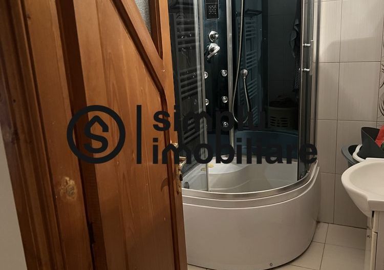 2 camere decomandate, etaj 3/8, lift, centrala termica - 116 000 Euro - Poză 7