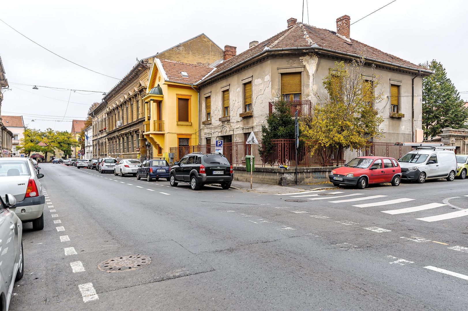 Apartament ultracentral cu potential multiplu - Poză 1