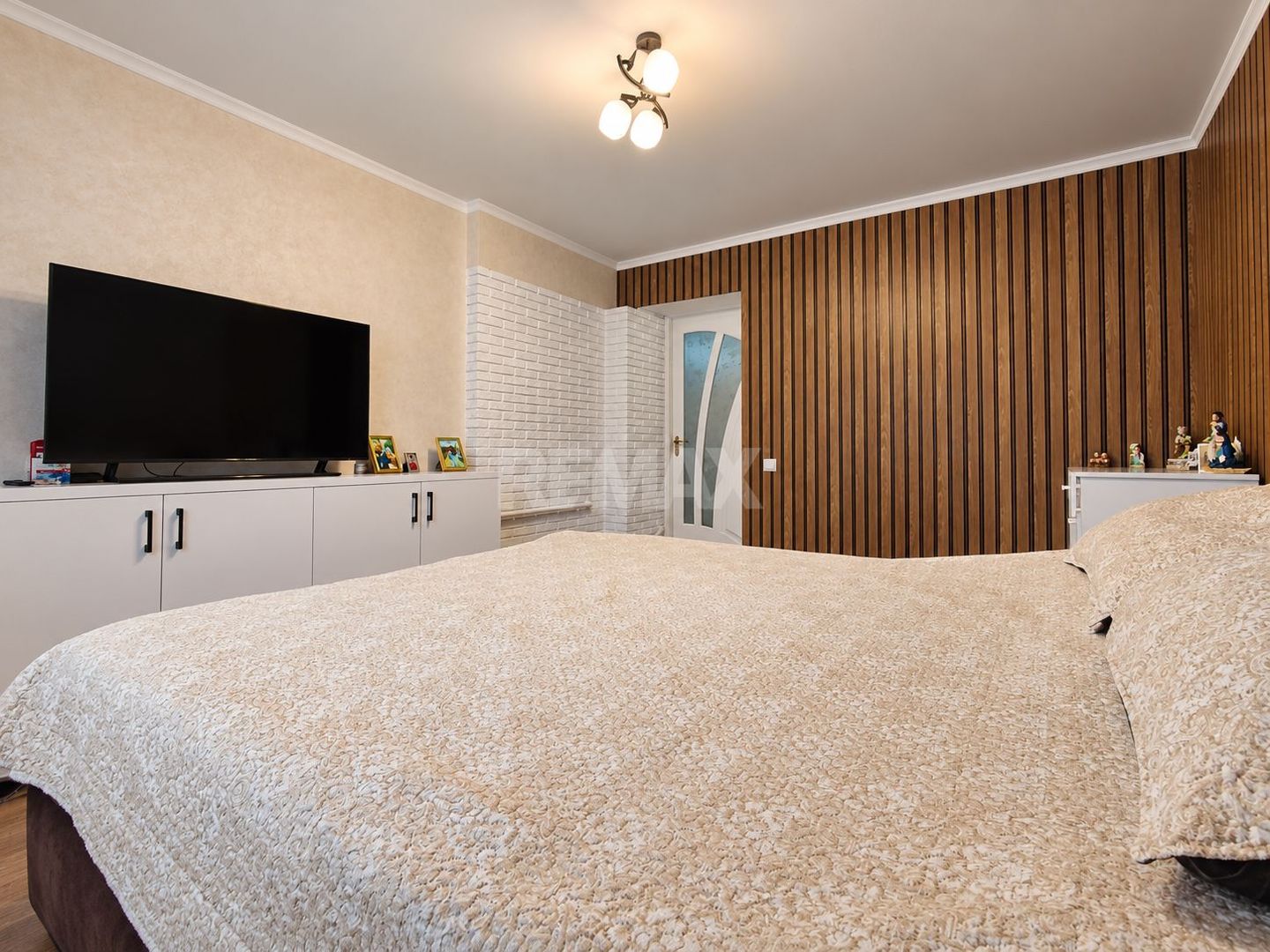 CASĂ TIP DUPLEX ÎN SÎNGERA | 220 m² | 4 DORMITOARE | 6 ARI - Poză 22