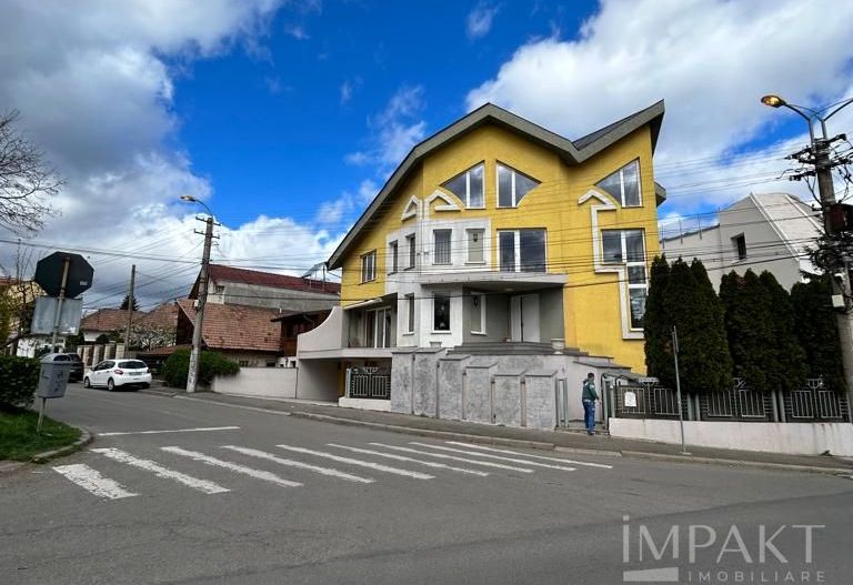 Vila individuala de lux de inchiriat, in cartier Gruia aproape de Cetatuie! - Poză 32