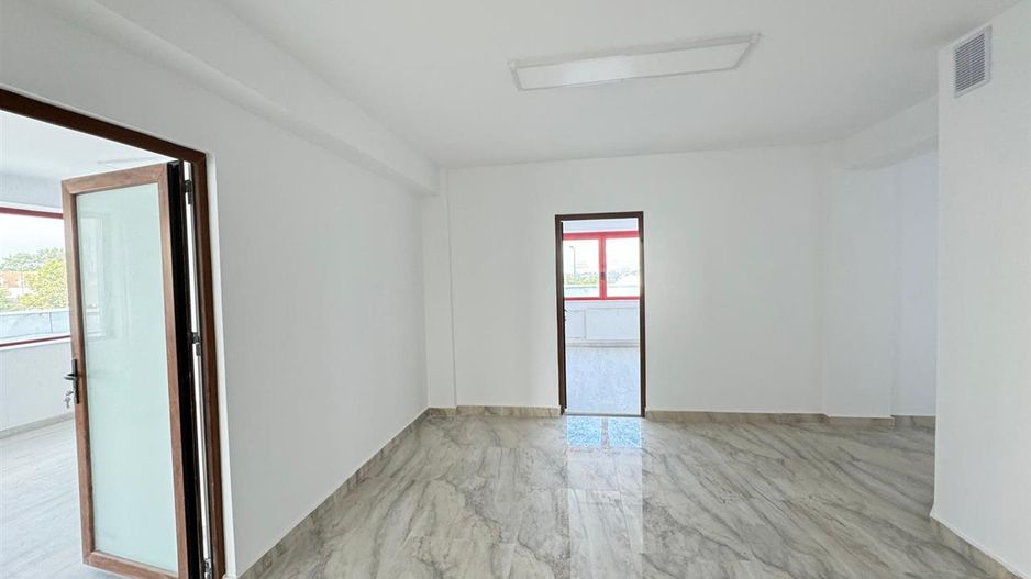 Spatii comerciale moderne de inchiriat, in cladire recent renovata - Poză 6