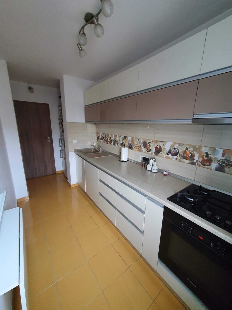 Vanzare Apartament 3 camere , 68 mp, renovat, vedere spate, Bd. Timișoara - Poză 2