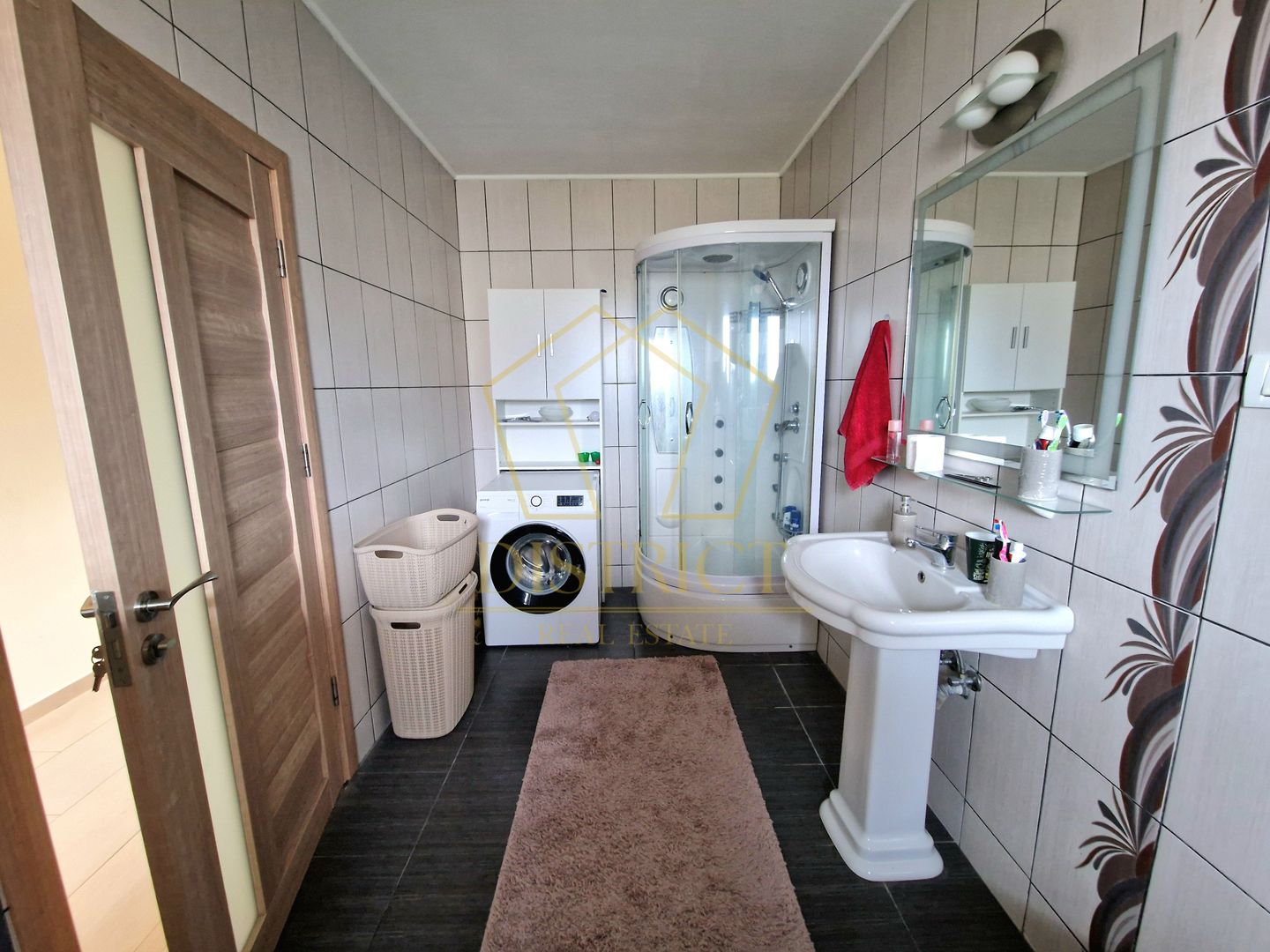 Casa individuala impartita in 2 apartamente | Ianova - Poză 7