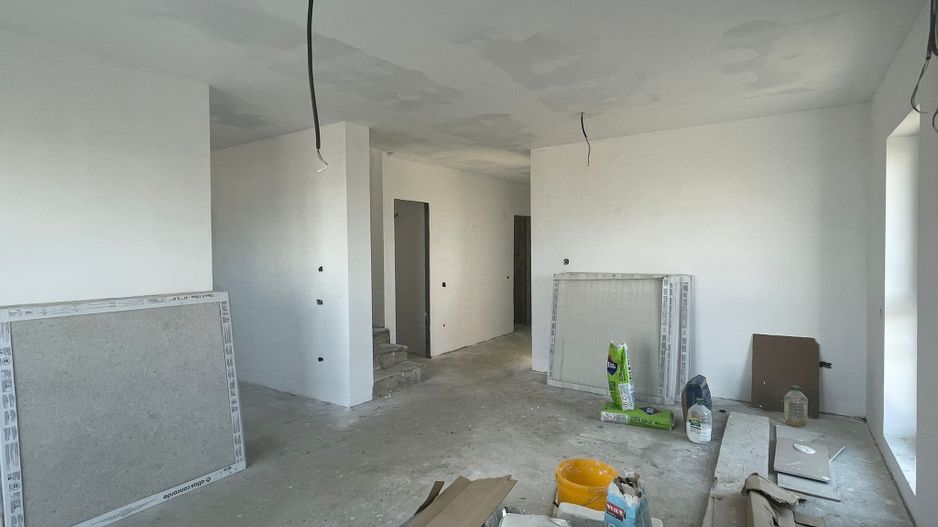 Duplex despartit prin camera tehnica- 5 camere- Mosnita Noua - Poză 1