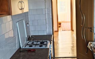 3 camere, situat la etajul 1 al unui imobil din zona 13 Decembrie Făget - Poză 5