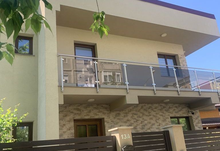 Casă spațioasă cu 5 camere - Sarari - Poză 1