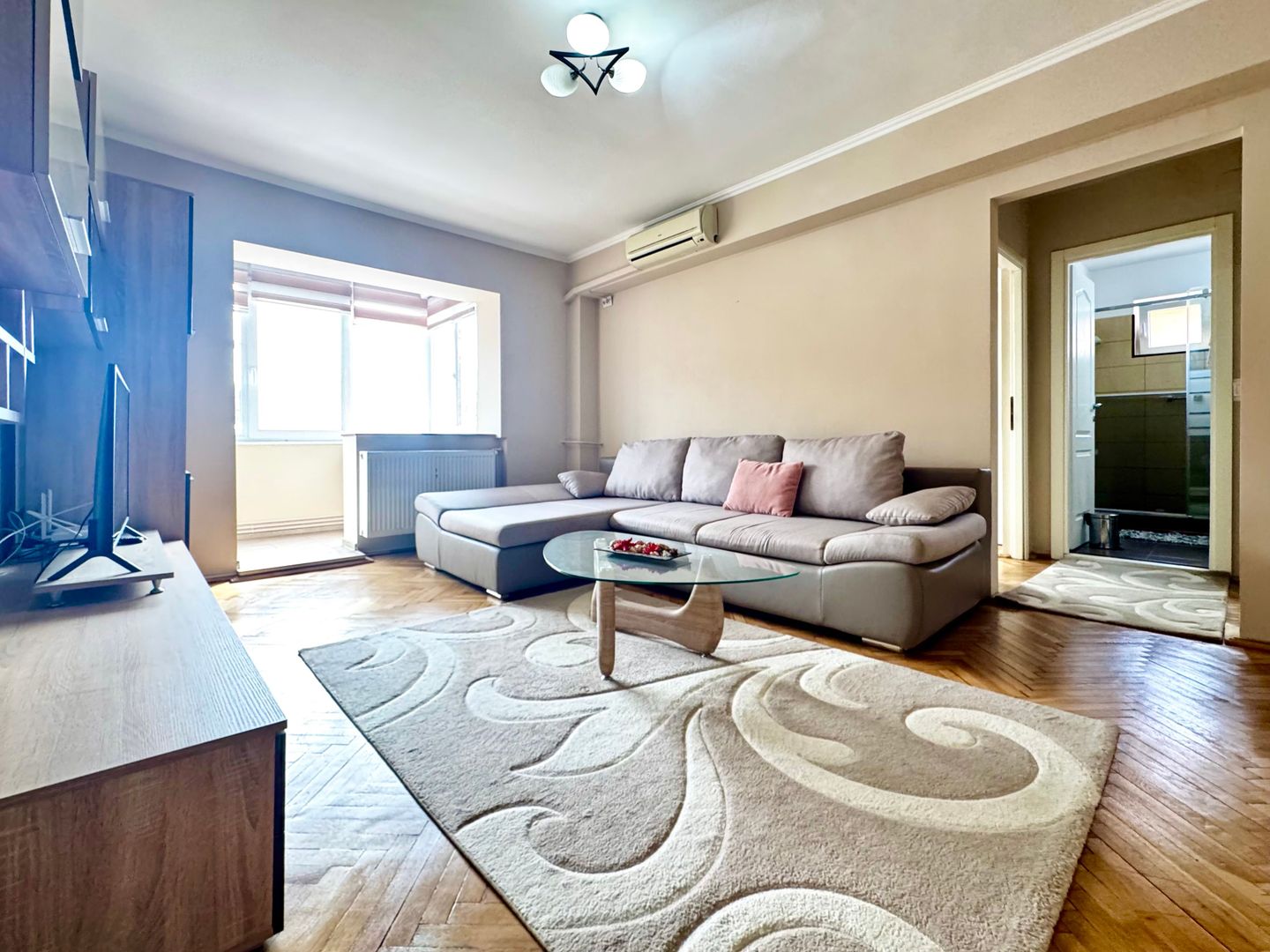 Apartament 2 camere, spațios,  în inima Timișoarei -  Piața Victoriei - Poză 3