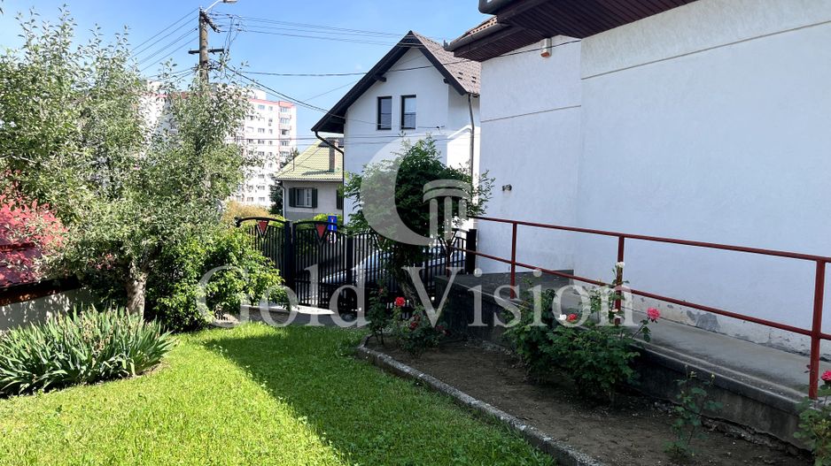 De vanzare sau de inchiriat casa individuala in cart Dambu Pietros - Poză 1