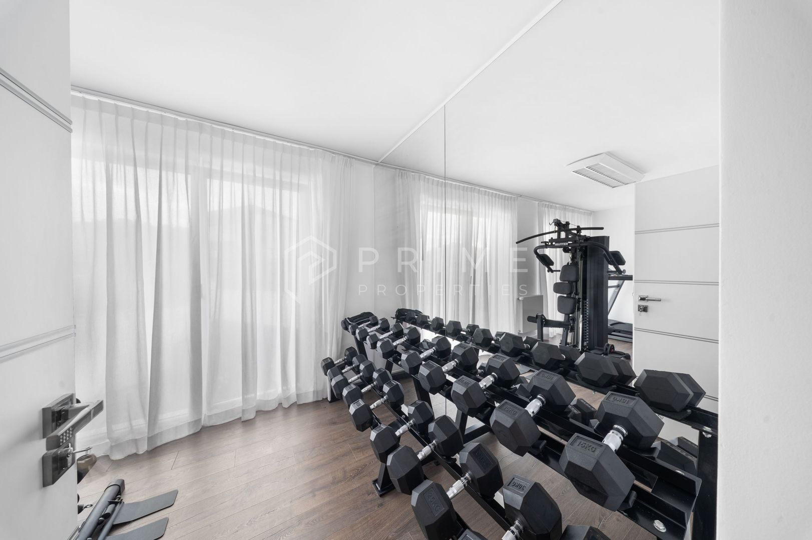 Vilă exclusivistă cu arhitectură și mobilier de designer I Livezeni - Poză 18