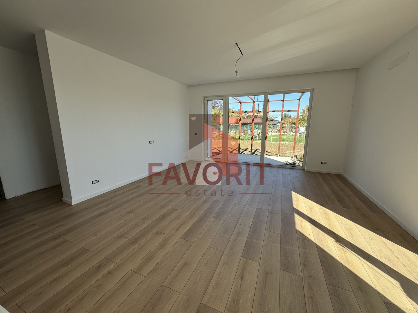 Finisat la cheie. Strada asfaltata. Zona Cora - Poză 1