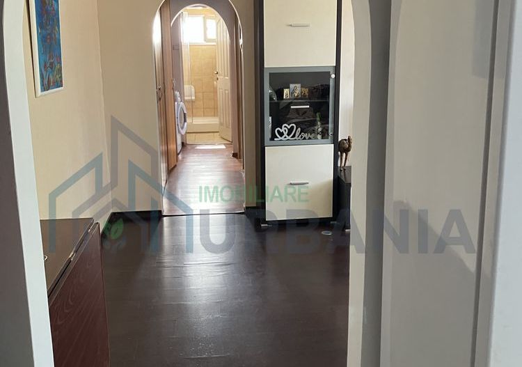 Apartament 3 camere, zona Mircea – Căutăm coleg de apartament - Poză 1