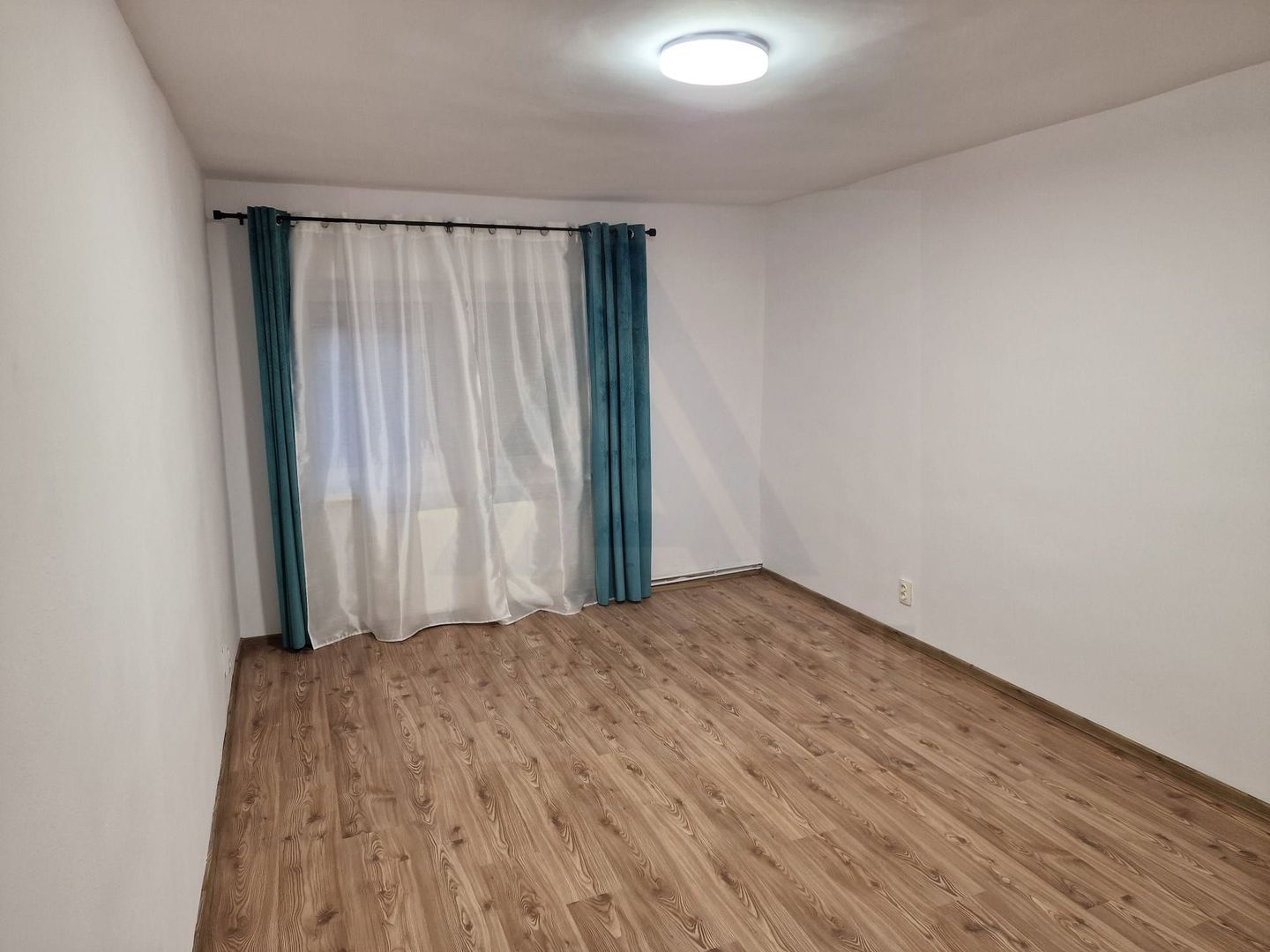 Apartament 3 camere 2 bai 66mp + pivnita Terezian - Poză 8