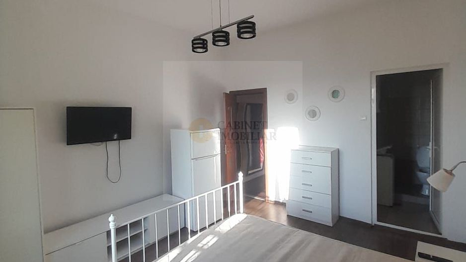 Garsoniera cu balcon  | 32mp  | Universitate  | Pretabil Airbnb - Poză 3
