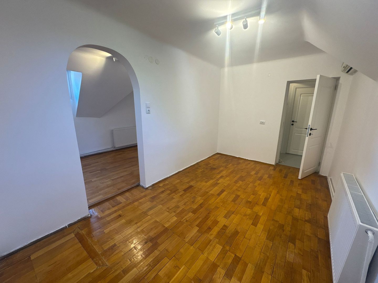 Apartament 3 Camere Nemobilat Pretabil Birou - Poză 3