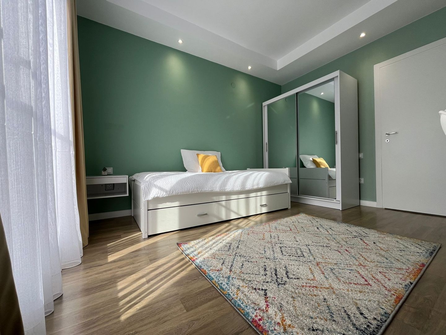 COSMOPOLIS - Apartament cu 4 camere, mobilat si utilat. - Poză 7