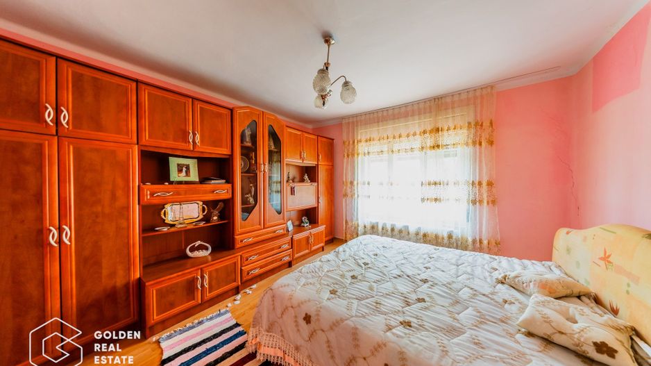 Casa situata in comuna Seitin, la cheie - Poză 11