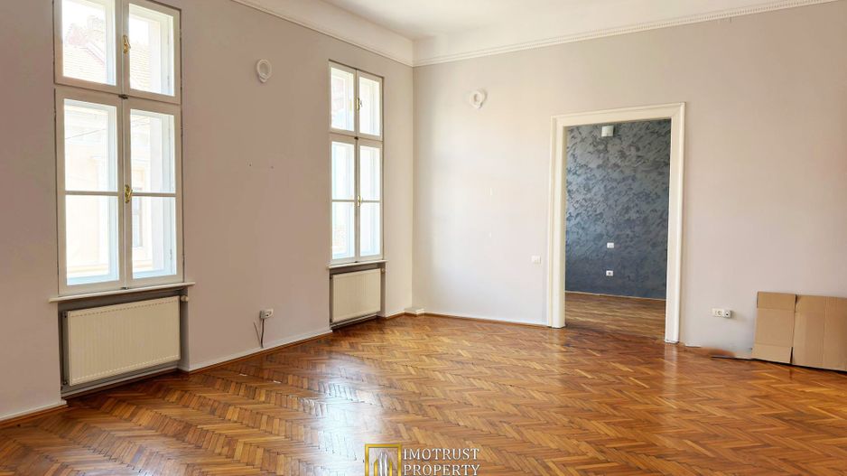 De închiriat – Spațiu birouri 256 mp | Ultracentral Arad - Poză 1