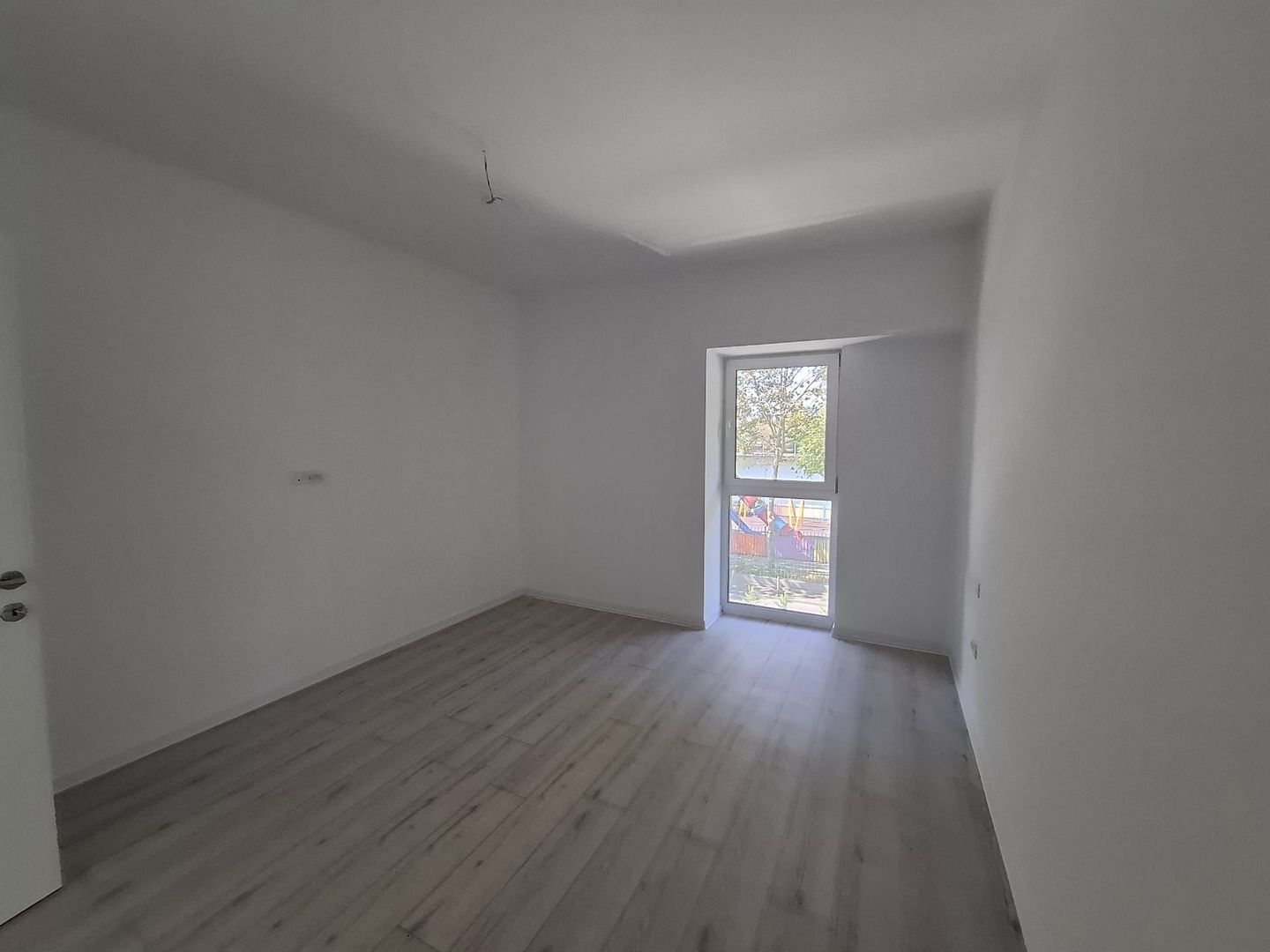 4 camere  Bloc Nou Rezidential Birouri L330 GranVia Lake View - Poză 9