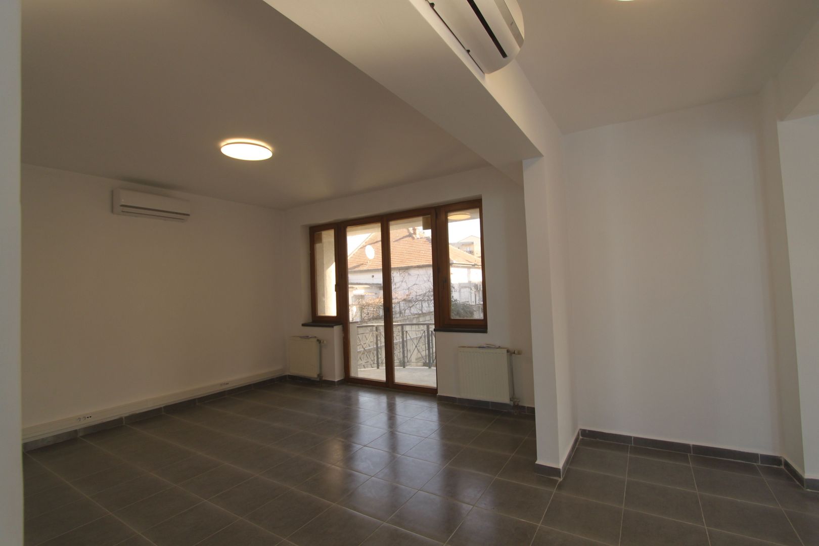 Cladire birouri - 282 mp -  zona Rebreanu - Poză 1