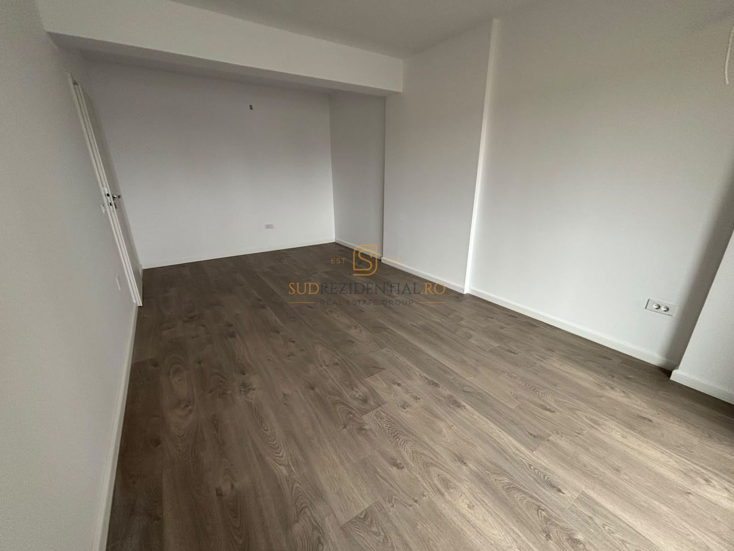 Apartament 2 camere decomandat, nemobilat, metrou Berceni - Poză 4