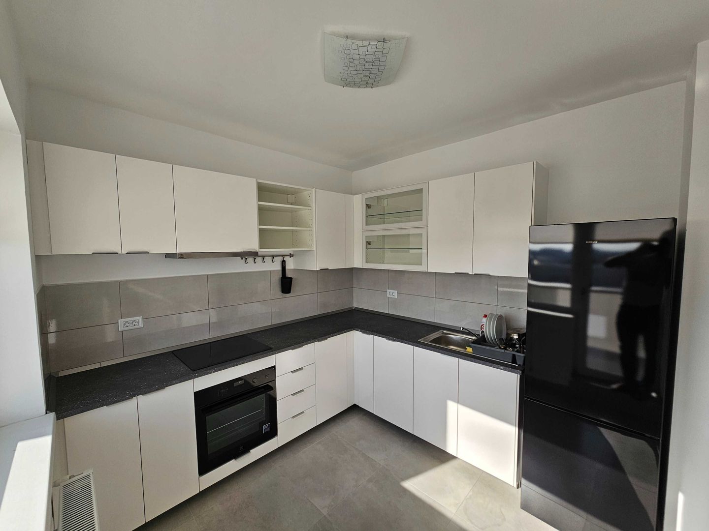 De inchiriat Apartament 2 camere metroul  Pacii - Poză 3