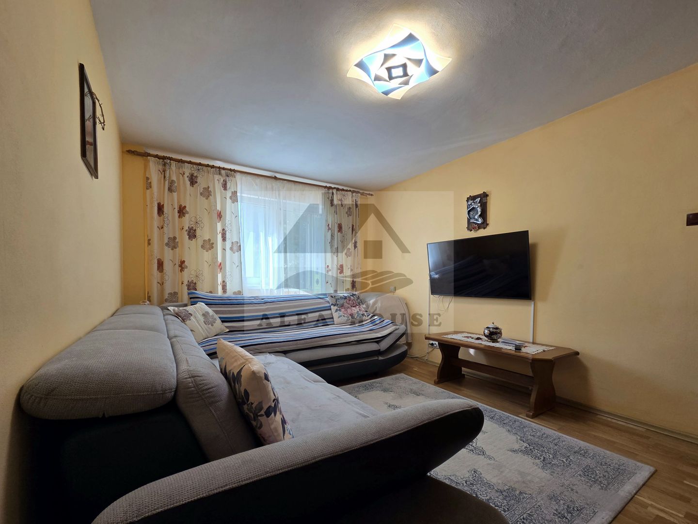 Apartament cu trei camere, zona Noua, 54 mp - Poză 5