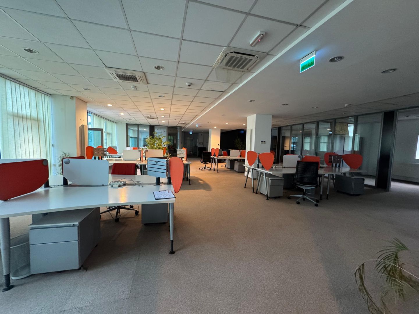 SPATIU DE BIROURI | SPLAIUL UNIRII | 7 locuri de parcare - Poză 3