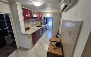 De inchiriat apartament cu 3 camere, etaj 3, Micro 16, 450 euro - Poză 2