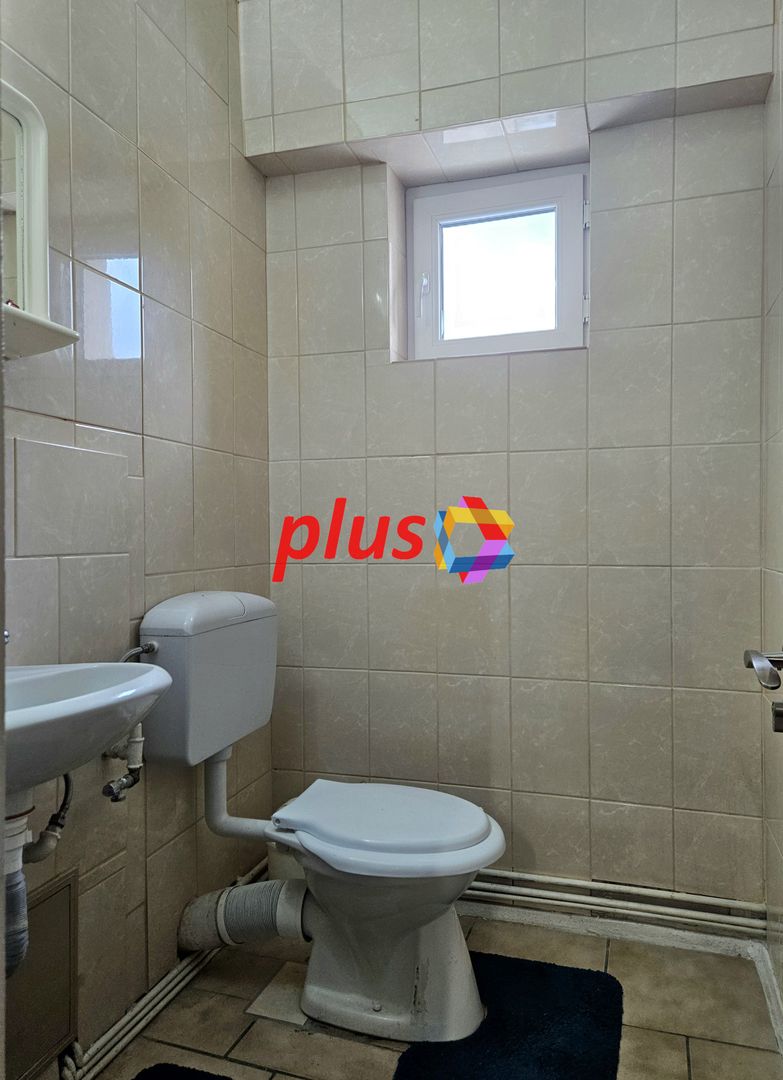 Apartament cu trei camere, zona Racadau 70 mp - Poză 4
