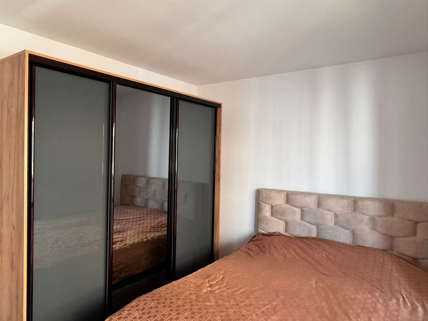 GARSONIERA MOBILATA SI UTILATA DOAMNA STANCA - Poză 3