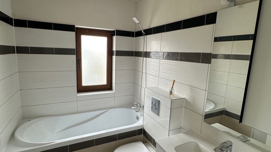 Duplex cu camera pe parter - Poză 26