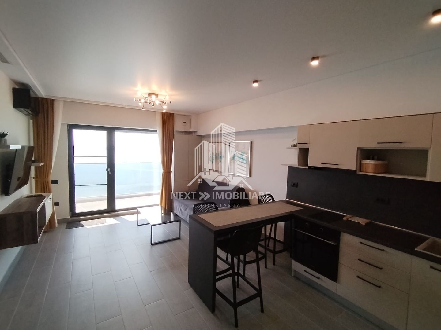 Apartament 2 camere mobilat si utilat , Mamaia, zona Rex - Poză 2