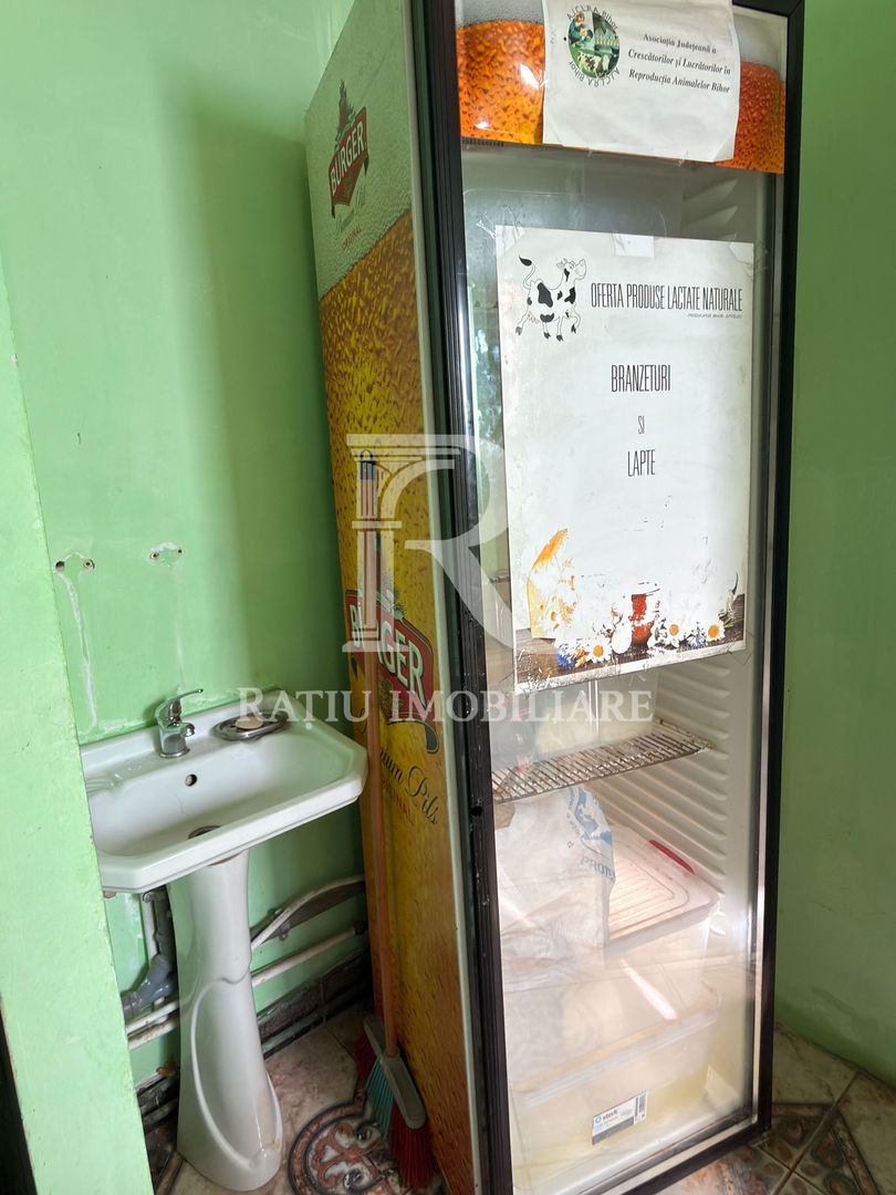 Casă cu spațiu comercial la stradă | Curte | Grădină | Oradea - Poză 8