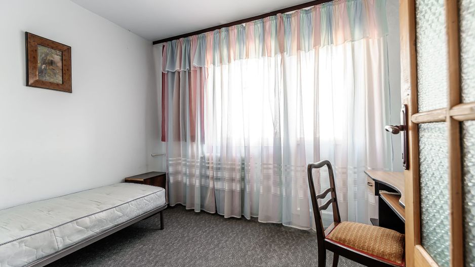 Vândut! Apartament cu 3 camere zona Lebăda cartier Aurel Vlaicu - Poză 4