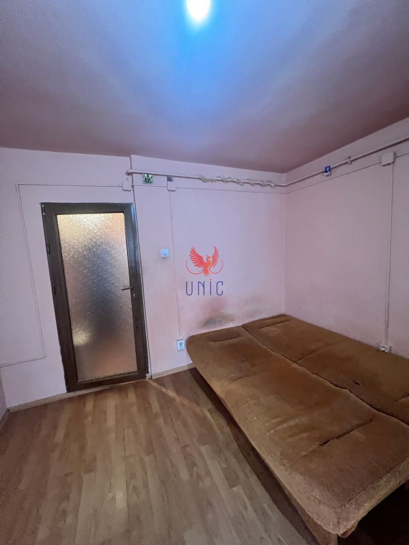 Garsoniera Valea Rosie , etaj 3/4 - Poză 3