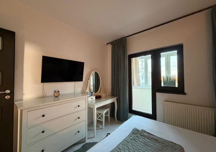 De Închiriat 3 Camere Decomandat,Prima Închiriere, 2 Balcoane, Vitan - Poză 1