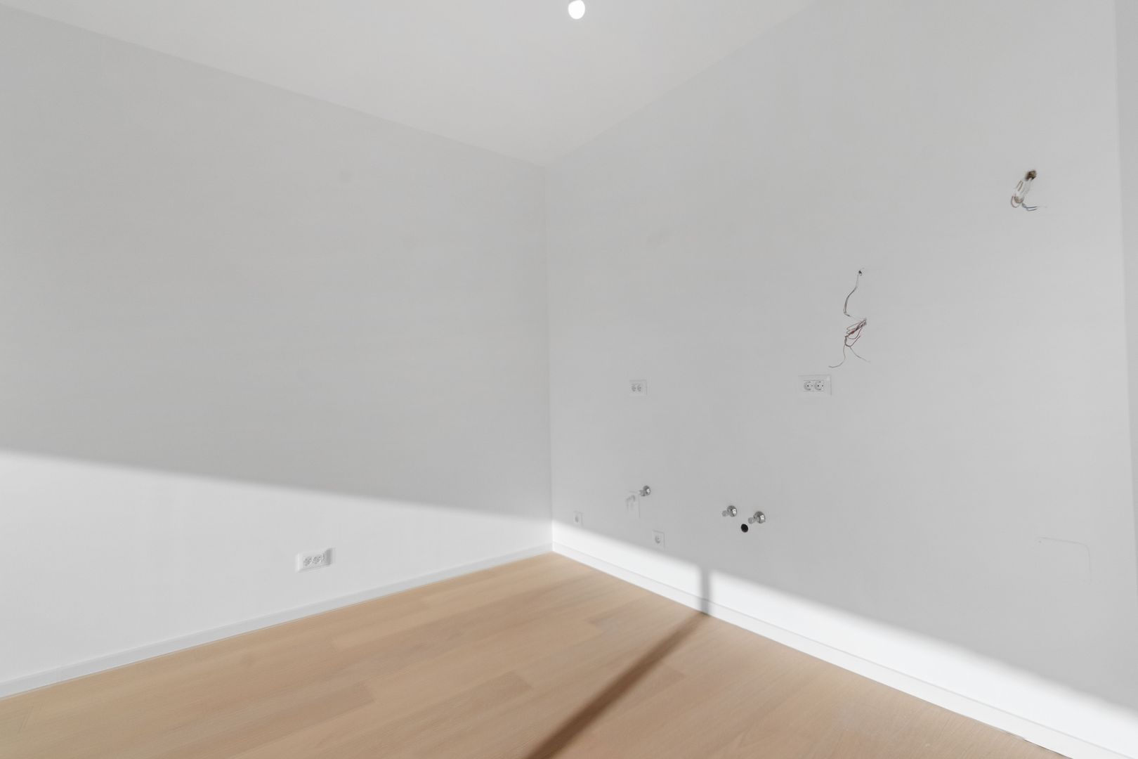 Apartament 4 camere - 112 mp - comision zero - 249000 Euro+tva - Poză 21