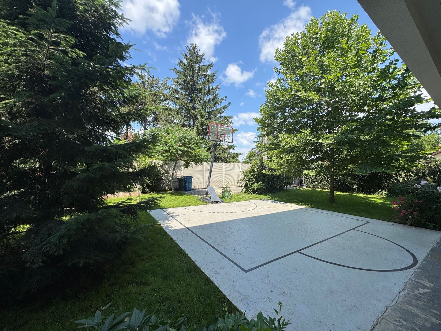 Vila de LUX Tunari, 214m2 utili, 600 curte - Poză 3