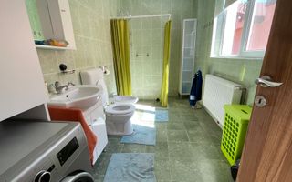 Casa cu teren frumos si garaj zona Mehala - Poză 9