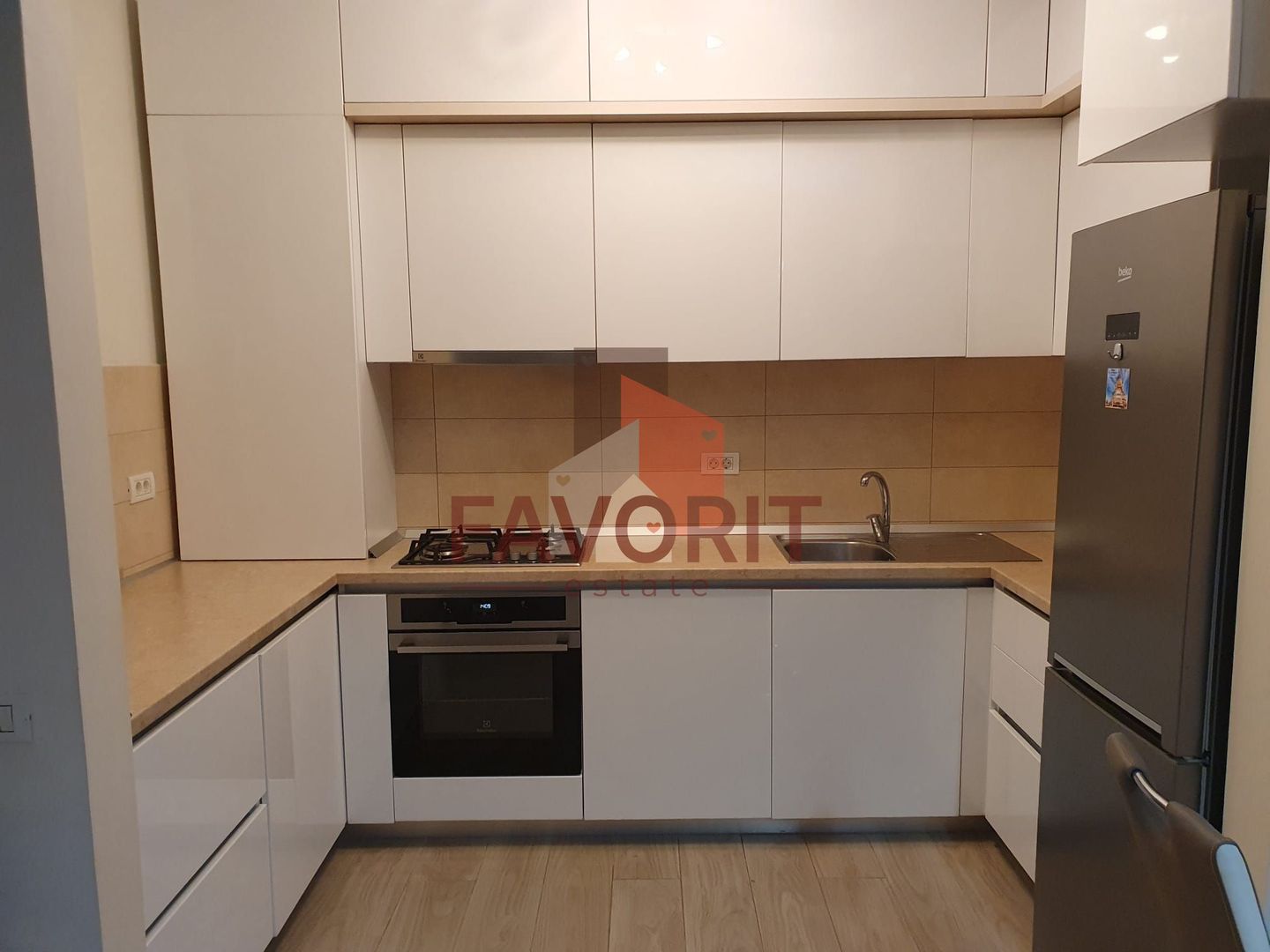 Disponibil imediat. Curte privata. 2 locuri de parcare - Poză 7