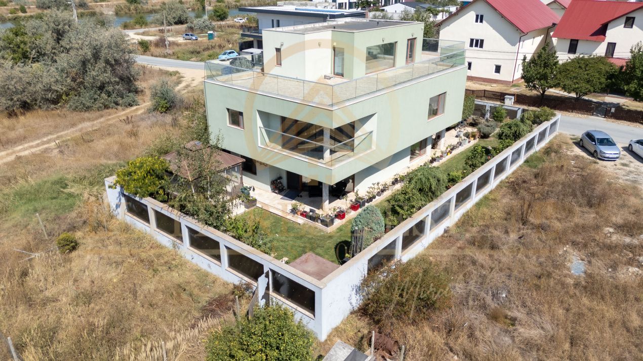 Mamaia Sat - Vila moderna, dotari premium, curte mare, vedere la lac! - Poză 2