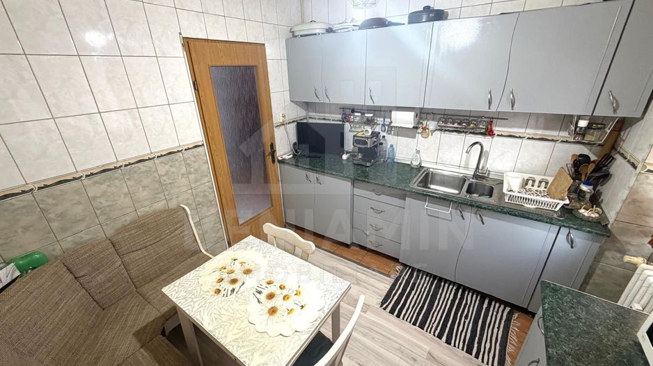 3 camere semidecomandat etaj 3 mobilat utilat - Valea Rosie - 69mp - Poză 4